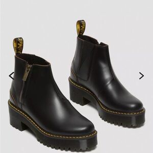 Dr. Martens Rometty II Vintage Smooth Leather Chelsea Boots (Women’s Size 7)